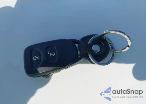 2005 Hyundai Tucson Gl z USA, uszkodzony, nr VIN KM8JM12B05U191363